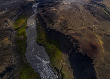 İzlanda hava fotoğrafçılığı dron tarafından yakalanan. Etkin volkanizma sahip bir bölgede güzel manzara