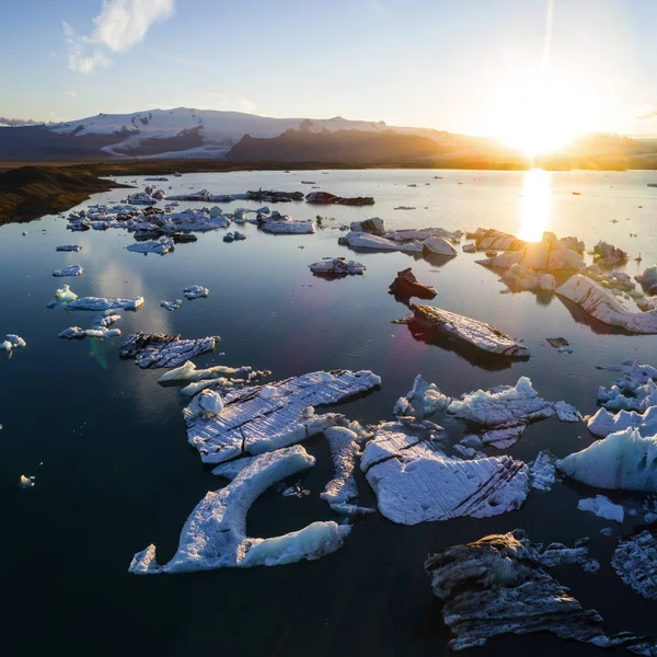 Lagoa Glaciar Islândia Assegurando Pôr Sol — Fotografia de Stock