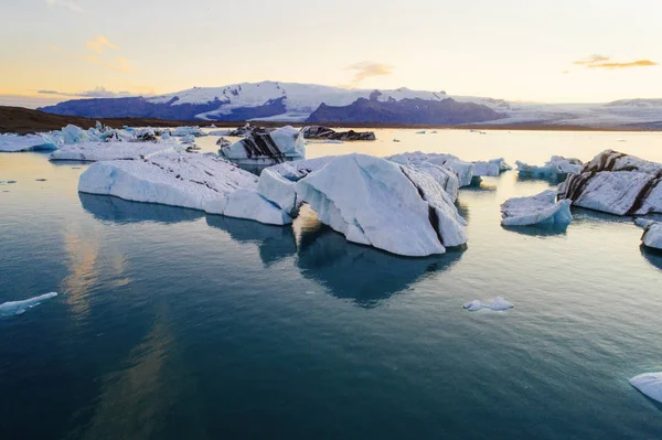 Laguna Glaciar Islandia Asegurando Puesta Sol —  Fotos de Stock