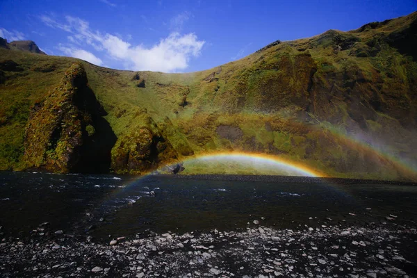 Regenbogen Der Nähe Des Skogafoss Wasserfalls Bei Sonnigem Tag Island — Stockfoto