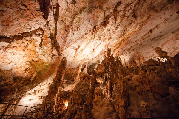 Дивовижні Постойнської Печери Словенія — стокове фото