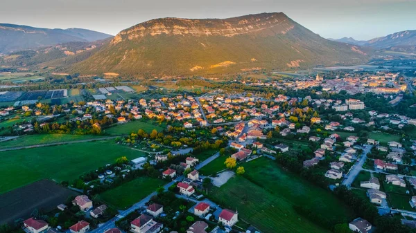 Laragne Monteglin フランスのトップ全景 ドローンで撮影 — ストック写真