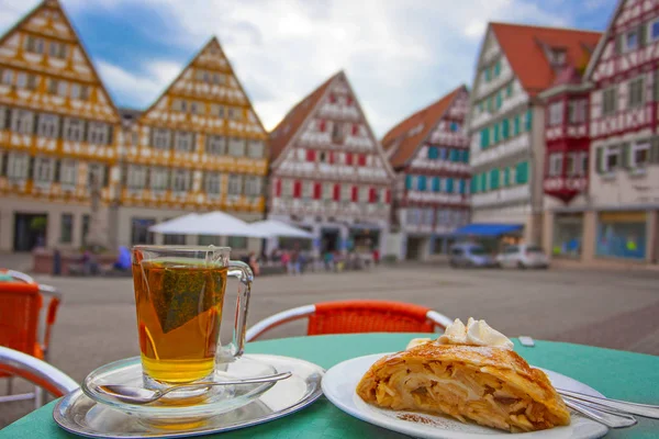 Tee Mit Apfelstrudel Straßencafé Herrenberg Deutschland — Stockfoto