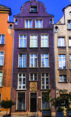 Gdansk, Polonya - 2 Eylül 2018. Gdansk, Polonya şehir merkezinin geleneksel ev bina cephe mimarisi.
