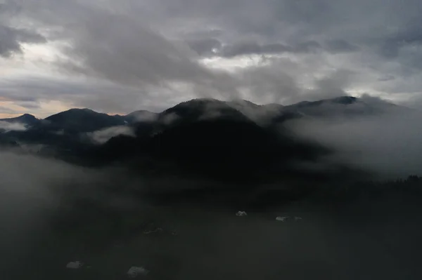 Increíble Amanecer Las Montañas Los Cárpatos Foto Tomada Con Dron — Foto de Stock
