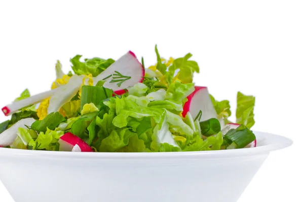 Salade Légumes Frais Dans Une Assiette Isolée — Photo