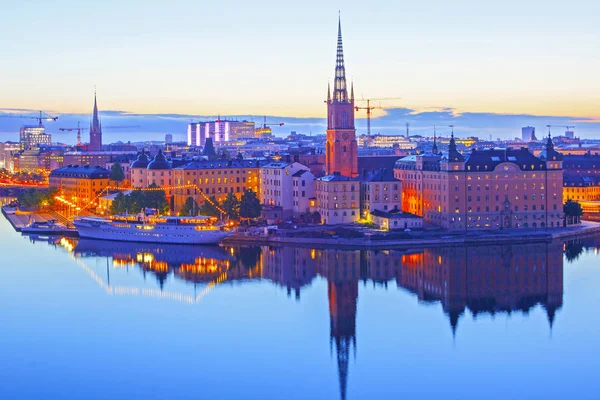 Malebné večerní panorama stockholm, Švédsko — Stock fotografie