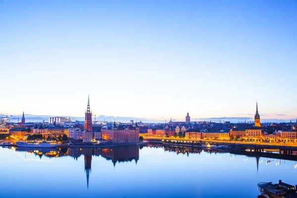 Malebné večerní panorama stockholm, Švédsko — Stock fotografie