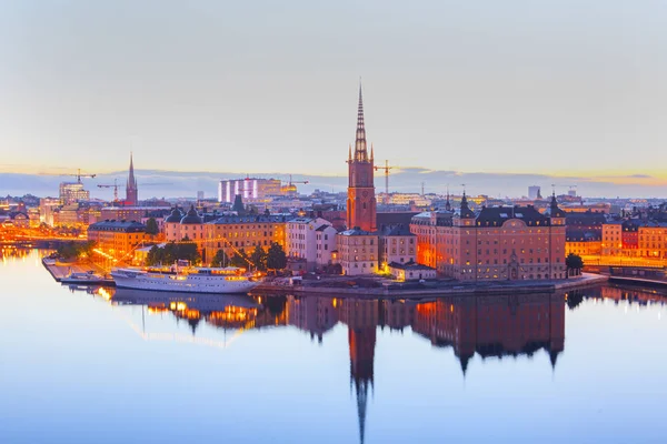 Schilderachtige avond panorama van stockholm, Zweden — Stockfoto