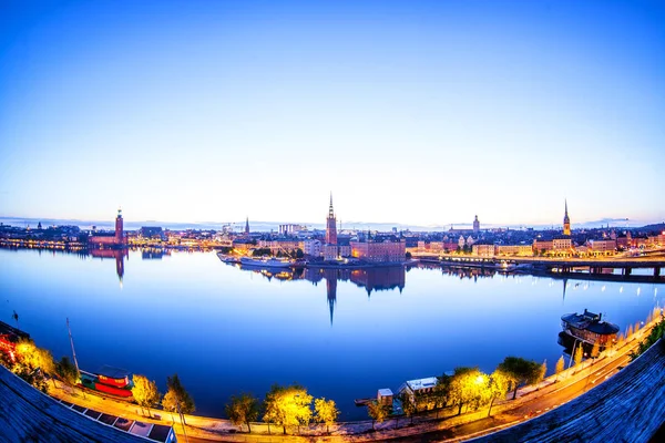 Schilderachtige avond panorama van stockholm, Zweden — Stockfoto