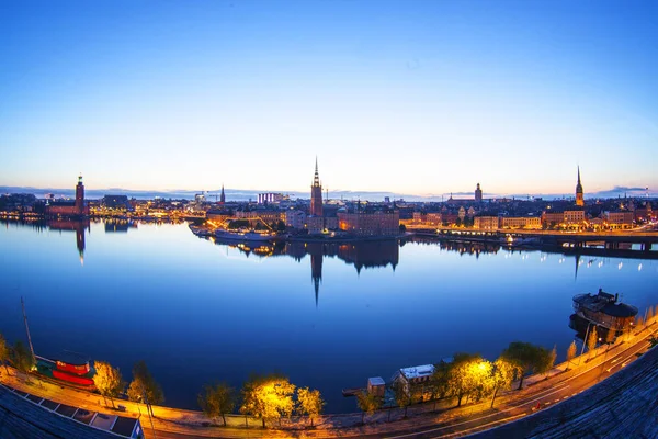 Schilderachtige avond panorama van stockholm, Zweden — Stockfoto