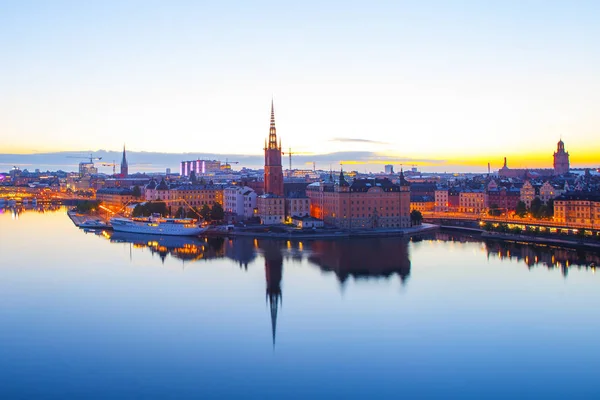 Schilderachtige avond panorama van stockholm, Zweden — Stockfoto