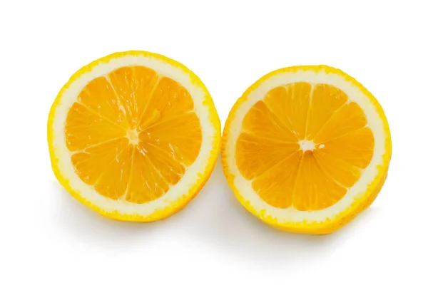 Limone giallo isolato su bianco — Foto Stock