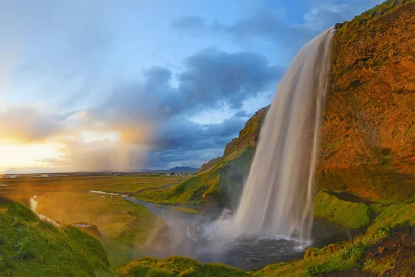 Wodospad Seljalandsfoss Podczas Zachodu Słońca Islandia — Zdjęcie stockowe