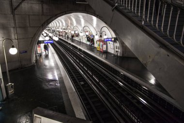 Fransa, Paris - 1 Ekim 2016: metro Cite, kentsel altyapı istasyonu