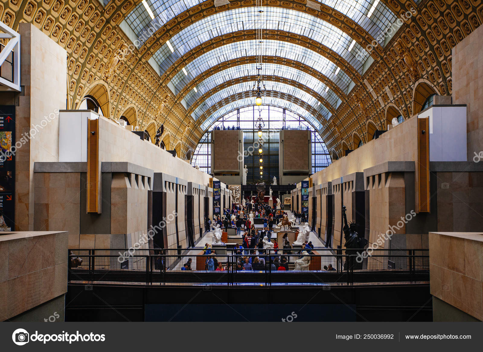 Париж, Франция - 3 Октября 2016 Г.: Интерьер Музея Орсе I.