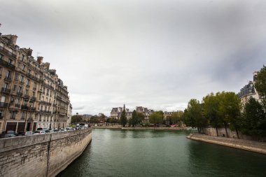 Paris, Fransa, - 1 Ekim 2016: Seine ve Isle 