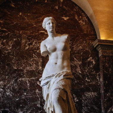 Paris, Fransa - 2 Ekim 2016: Venüs de Milo heykel Ağustos