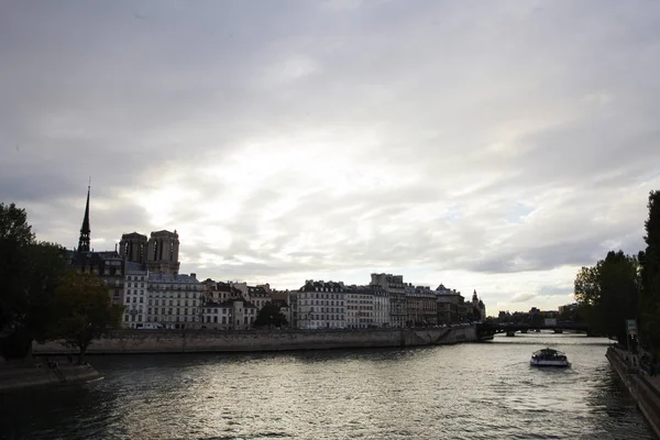 París Francia Octubre 2016 Mira Sena Isla Cite Desde Petit —  Fotos de Stock