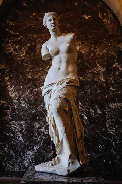 Paris, Frankrike - 2 oktober 2016: The Venus de Milo staty augusti — Stockfoto