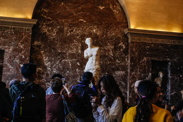 Paris, Francja - 30 grudnia: Posąg Wenus z Milo, 2 października , — Zdjęcie stockowe