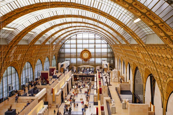 Paris, Frankrike - 3 oktober 2016: Interiör av till Musee d'Orsay jag — Stockfoto