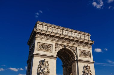 Arc de triomphe Paris şehri gün batımında