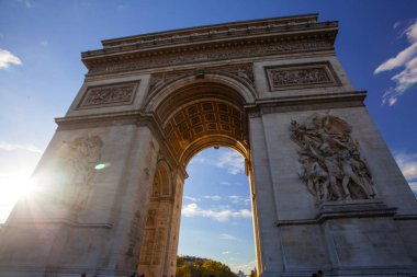 Arc de triomphe Paris şehri gün batımında