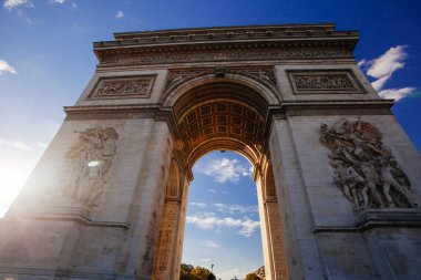 Arc de triomphe Paris şehri gün batımında