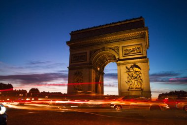 Paris - 6 Ekim 2016:: zafer takı de l Etoile (arc de triomphe). Anıt Jean Chalgrin tarafından 1806 yılında Paris, Fransa, 6 Ekim 2016 üzerinde tasarlanmıştır