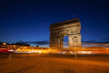 Paris - 6 Ekim 2016:: zafer takı de l Etoile (arc de triomphe). Anıt Jean Chalgrin tarafından 1806 yılında Paris, Fransa, 6 Ekim 2016 üzerinde tasarlanmıştır