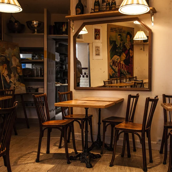 프랑스 2016 언덕에 매력적인 전통적인 프랑스 카페와 갤러리 파리에서 유명한 — 스톡 사진
