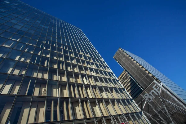 フランス 月4日 2016 1995 年に建てられ パリのランドマークガラスの建物 Bibliotheque ナショナルフランソワ ミッテランはフランスの建築家ドミニク Perrault — ストック写真