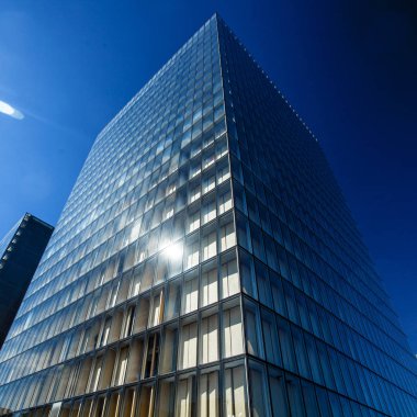 Paris, Fransa-4 Ekim 2016-1995 yılında Inşa edilmiş, Landmark cam bina Bibliotheque Nationale Francois Mitterrand Paris 'te Fransız mimar Dominique Perrault tarafından dört açık kitap olarak tasarlandı.