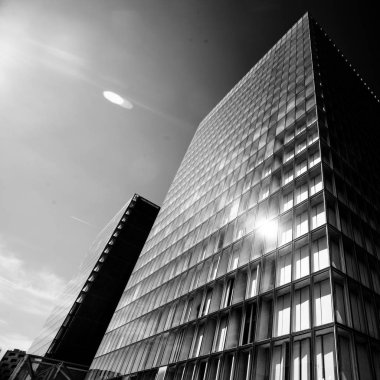 Paris, Fransa-4 Ekim 2016-1995 yılında Inşa edilmiş, Landmark cam bina Bibliotheque Nationale Francois Mitterrand Paris 'te Fransız mimar Dominique Perrault tarafından dört açık kitap olarak tasarlandı.