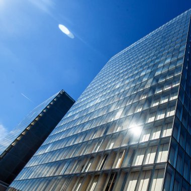 Paris, Fransa-4 Ekim 2016-1995 yılında Inşa edilmiş, Landmark cam bina Bibliotheque Nationale Francois Mitterrand Paris 'te Fransız mimar Dominique Perrault tarafından dört açık kitap olarak tasarlandı.