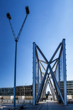 Paris, Fransa-4 Ekim 2016-1995 yılında Inşa edilmiş, Landmark cam bina Bibliotheque Nationale Francois Mitterrand Paris 'te Fransız mimar Dominique Perrault tarafından dört açık kitap olarak tasarlandı.