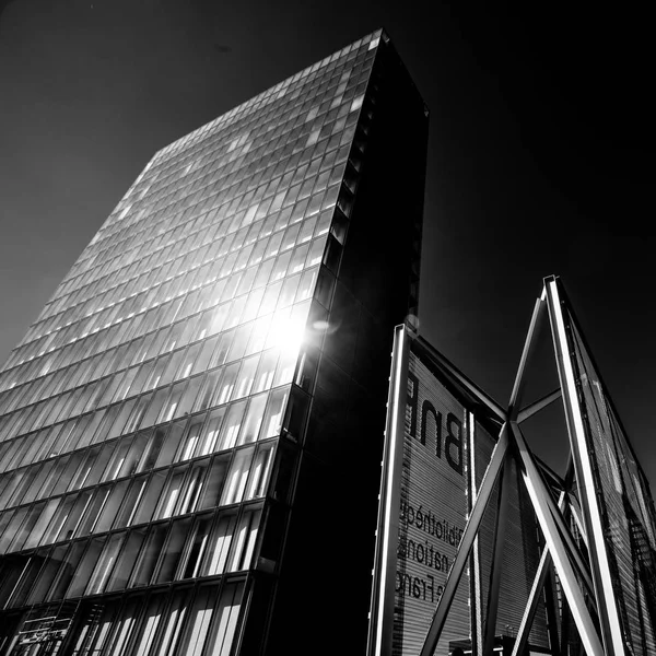 法国巴黎 2016年10月4日 巴黎具有里程碑意义的玻璃建筑 国家图书馆 Bibliotheque Nationale Francis Mitterrand 由法国建筑师多米尼克 佩罗特 — 图库照片