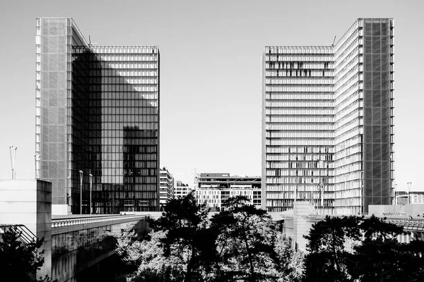 フランス 月4日 2016 1995 年に建てられ パリのランドマークガラスの建物 Bibliotheque ナショナルフランソワ ミッテランはフランスの建築家ドミニク Perrault — ストック写真