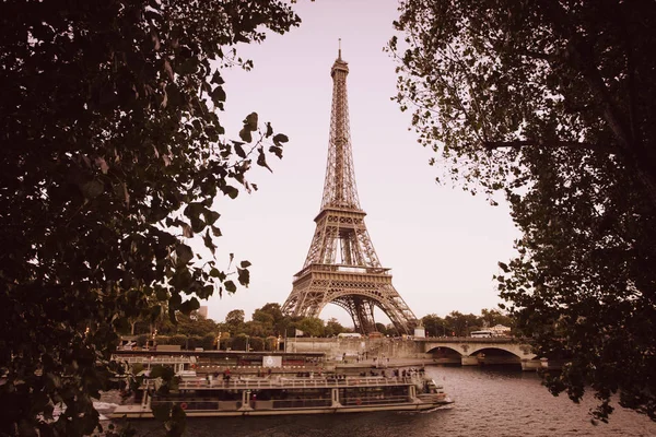 Der Eiffelturm Von Der Seine Paris — Stockfoto