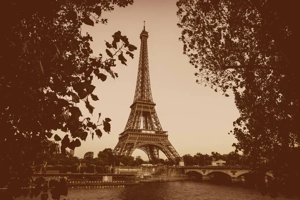 Ейфелева Вежа Від Річки Сени Парижі — стокове фото