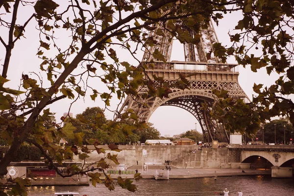 Eiffel Torony Párizsban Szajna Folyótól — Stock Fotó