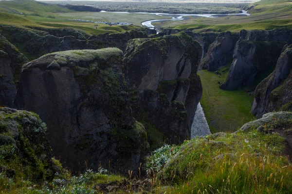 Fantastiska Fjadrargljufur canyon i sommar, Island — Stockfoto