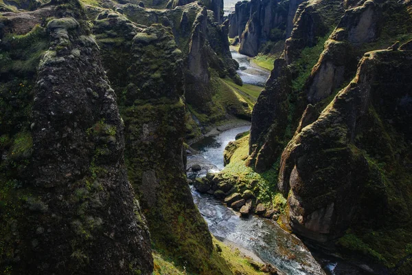 Úžasný Fjadrargljufur kaňon v létě, Island — Stock fotografie