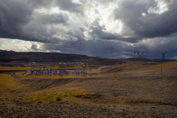 Landschap met krachtcentrale in IJsland — Stockfoto