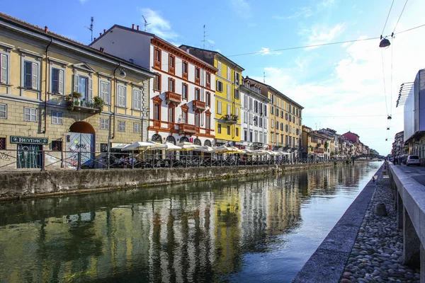 Milan Italië Augustus 2015 Toeristen Waterweg Kanaal Naviglio Grande Milaan — Stockfoto