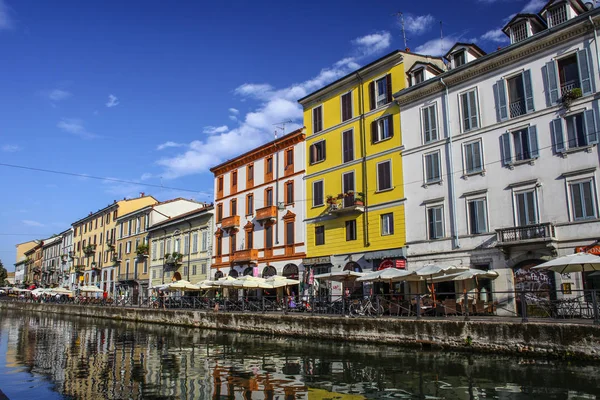 Milan Italie Août 2015 Touristes Sur Voie Navigable Canal Naviglio — Photo