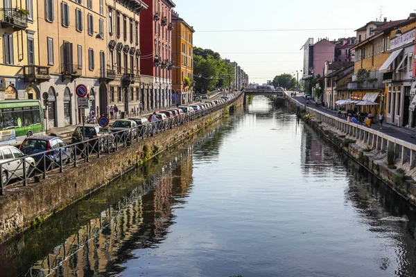 Милан Италия Августа 2015 Года Туристы Навильо Гранде Канал Водного — стоковое фото