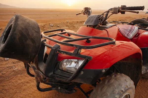 The cars for  excursion in the Egyptian desert north of Sharm el — Stock Photo, Image