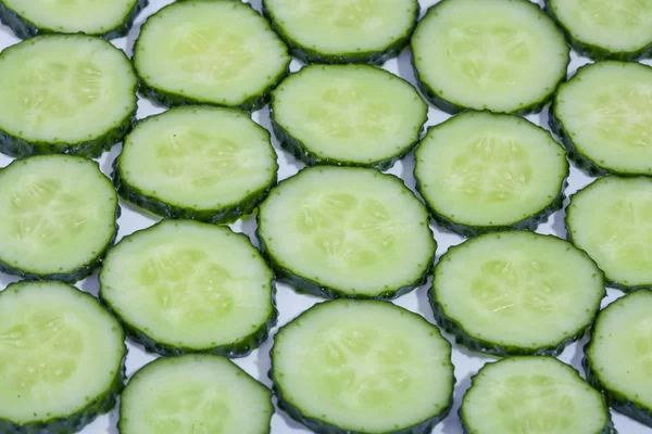 Frische grüne Gurken Hintergrund - gesunde Ernährung — Stockfoto